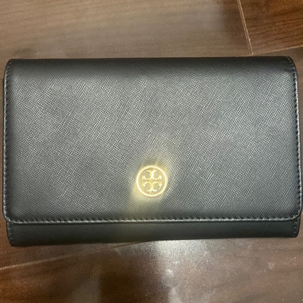 Tory Burch wallet crossbody with gold chain